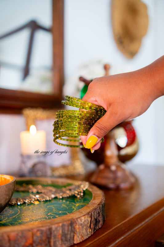 "Moss" Gold Dewdrop Glass Bangles