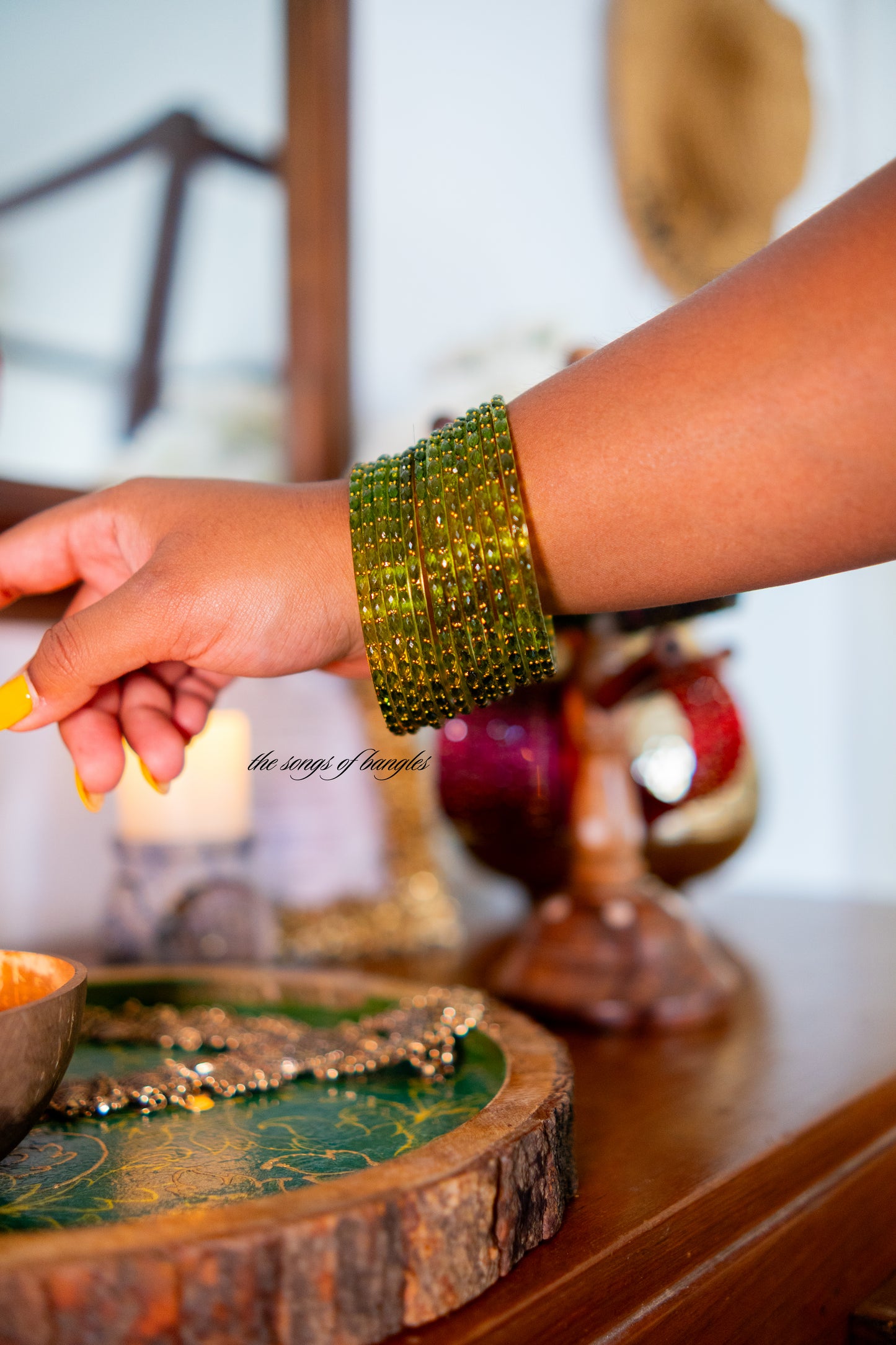 "Moss" Gold Dewdrop Glass Bangles