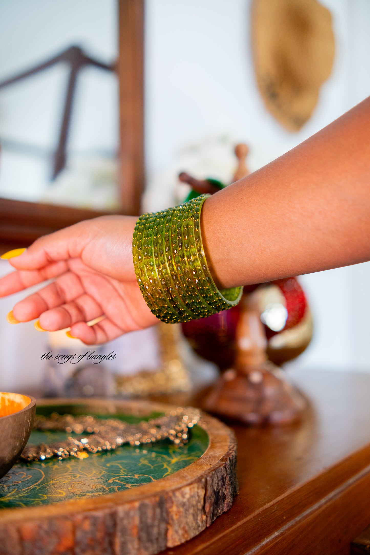 "Moss" Gold Dewdrop Glass Bangles