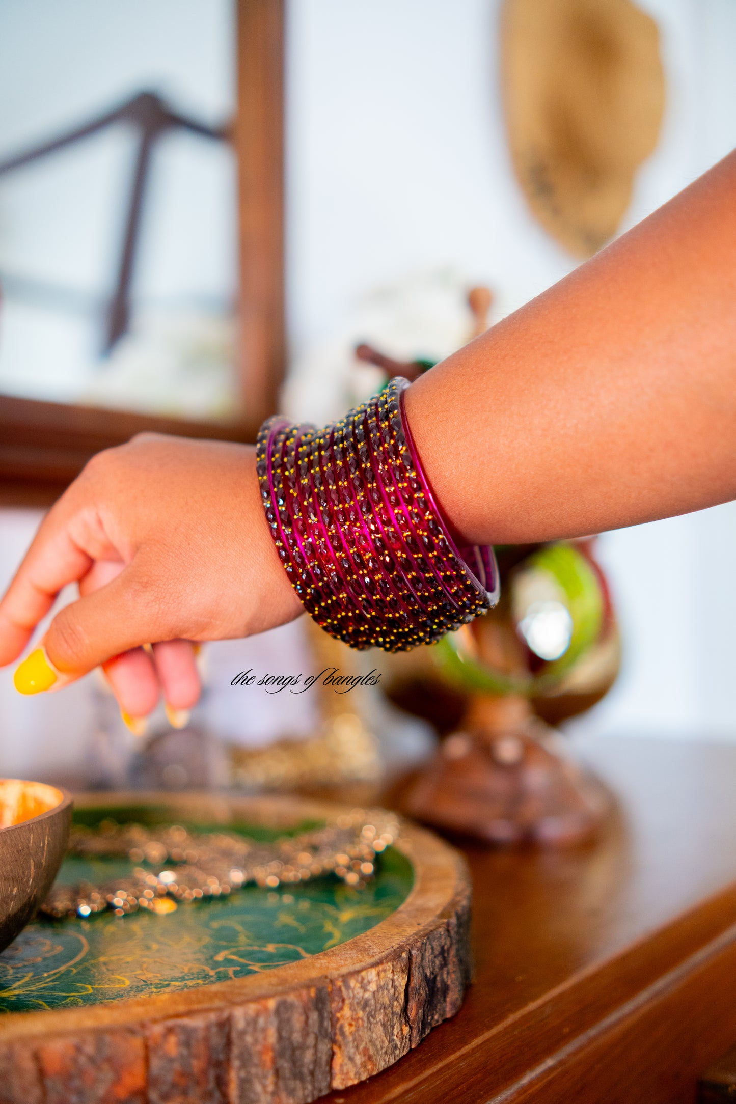 "Wine" Raindrop Glass Bangles