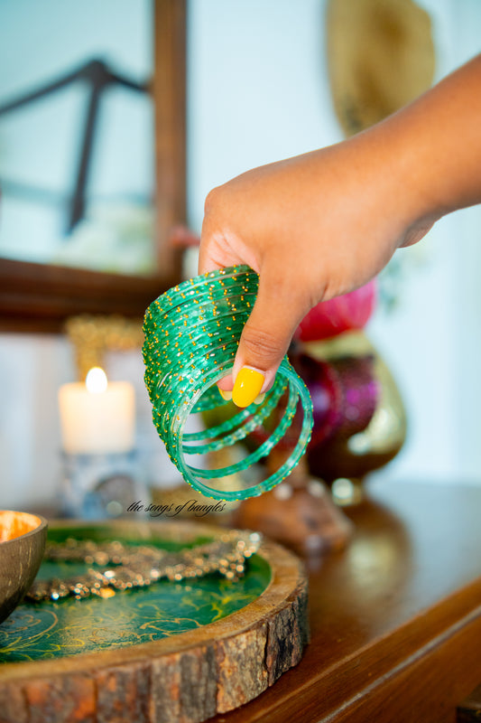 "Turquoise" Gold Dewdrop Glass Bangles