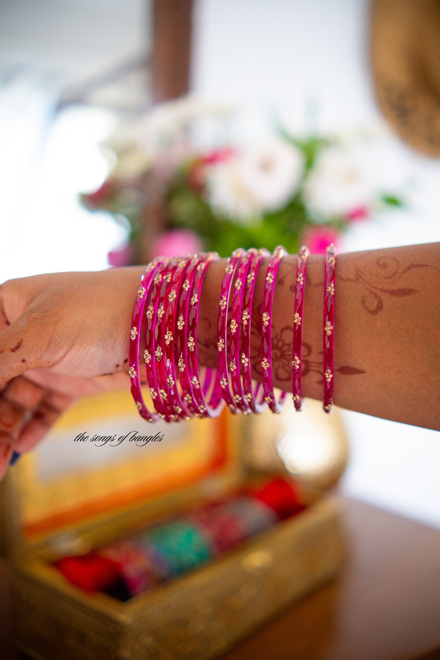 "Raani" Stone Dotted Glass Bangles