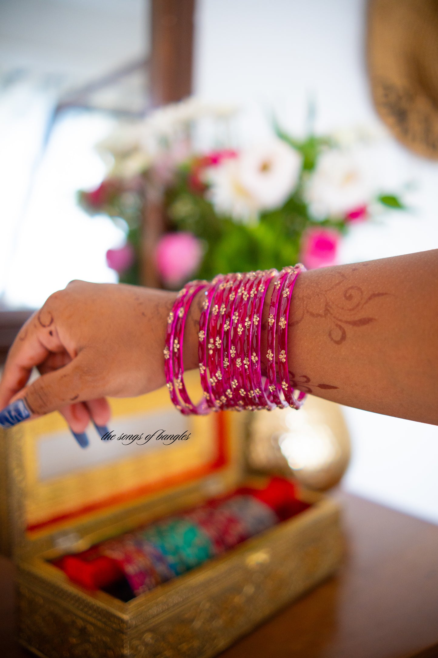"Raani" Stone Dotted Glass Bangles