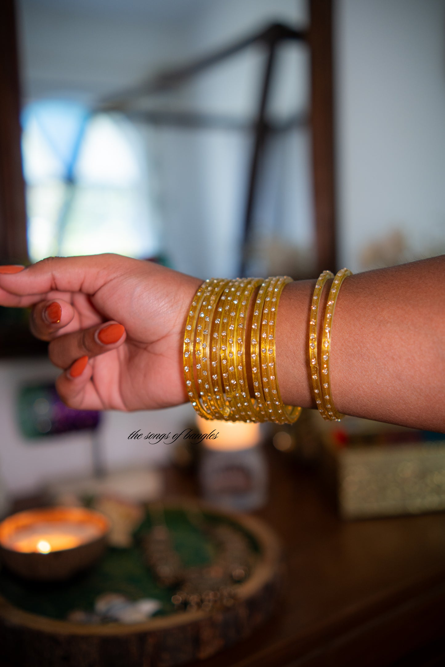 "PASTEL YELLOW" Stone Glass Bangles